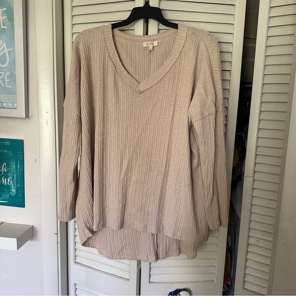 LA MIEL Beige Ribbed V-Neck Blouse